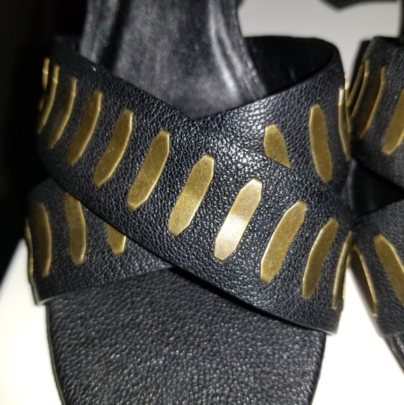 Shoes - Picture 4 of 6